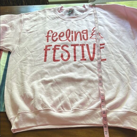 Gildan Pink 'Feeling Festive' Sweatshirt Sz L impeccable - Picture 12 of 12